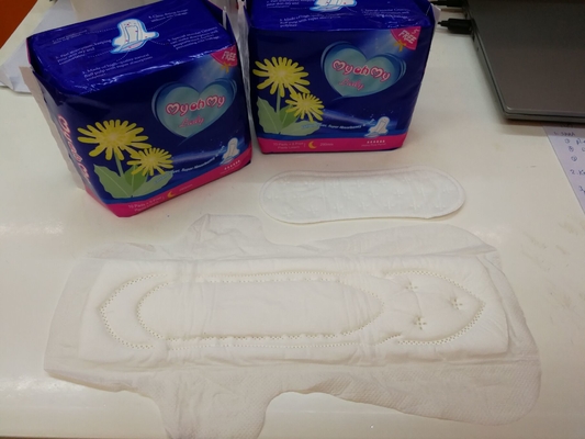 Jednorazowe podpaski higieniczne bez skrzydełek 410 mm z miękkimi tkaninami bawełnianymi FDA